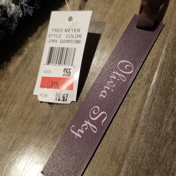 Sweater - Picture 3 of 3